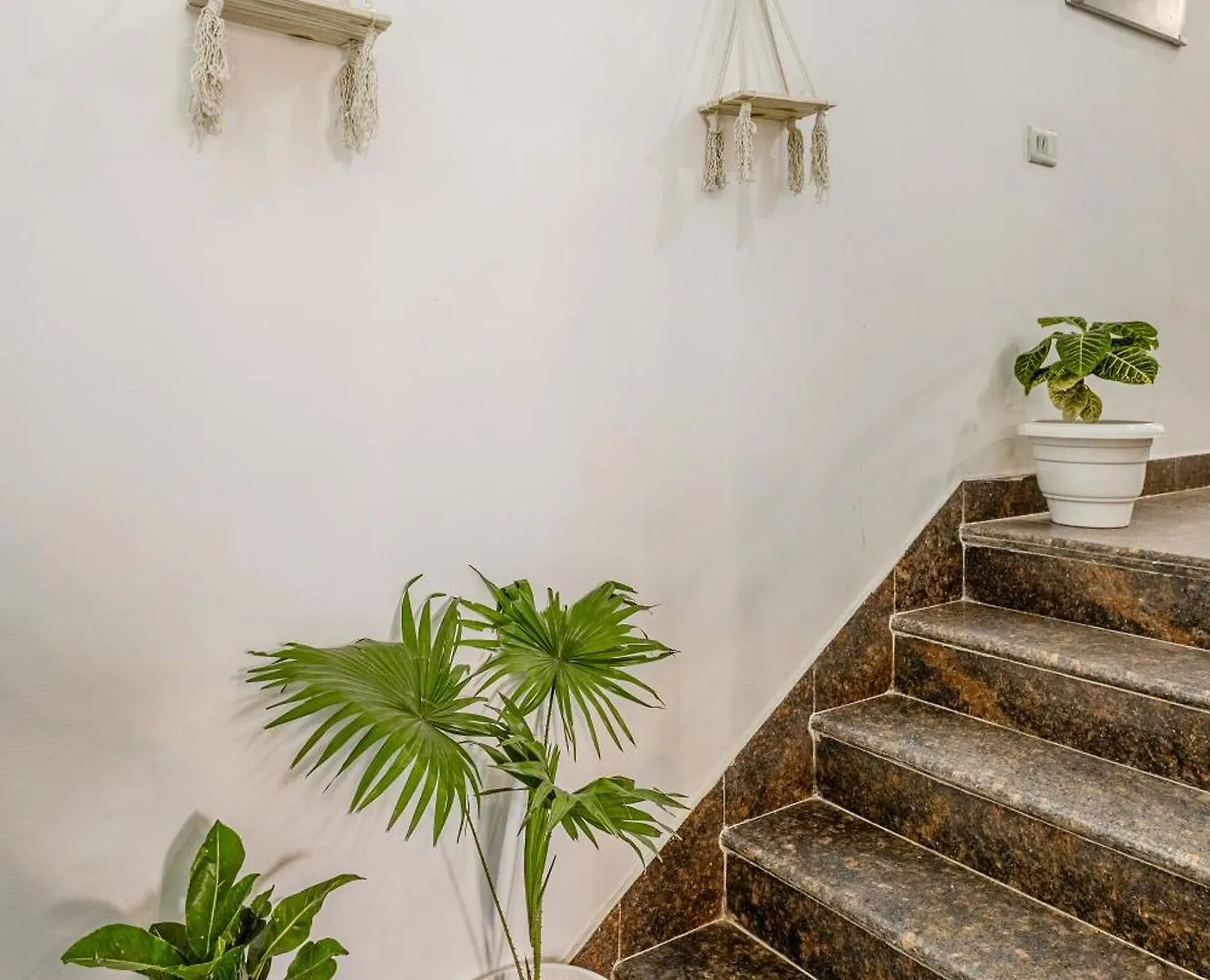 Lime Tree Service Apartment Golf Course Road, Gurgaon 0*,
