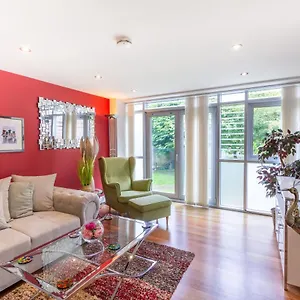 https://luxury-at-the-brunswick-free-parking-4-bedrooms.brighton-hotels-england.com